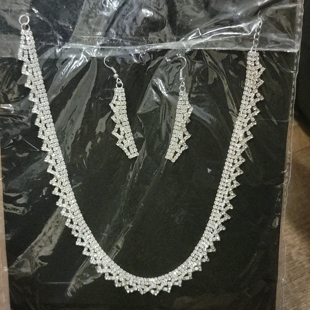 JEWELRY SET. - Picture 5 of 5